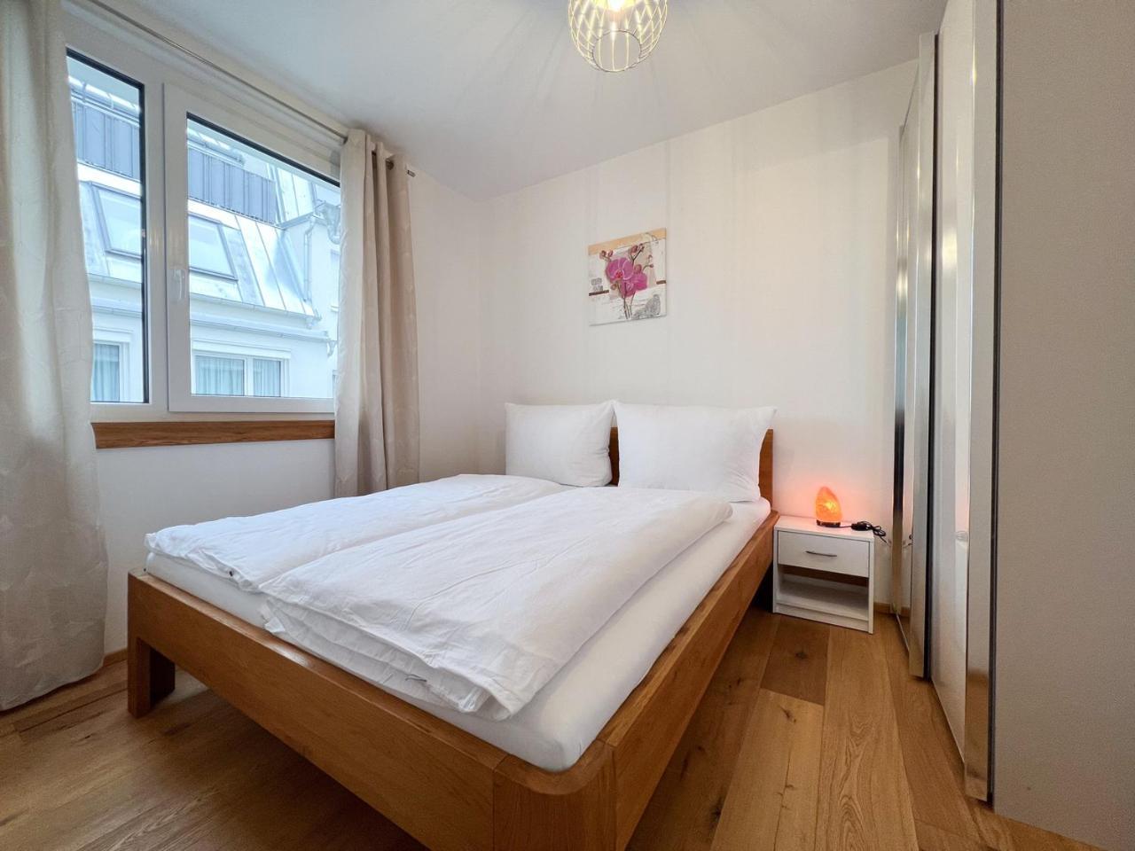 Modern Apartment W/ Cozy Balcony Near City Center Відень Екстер'єр фото