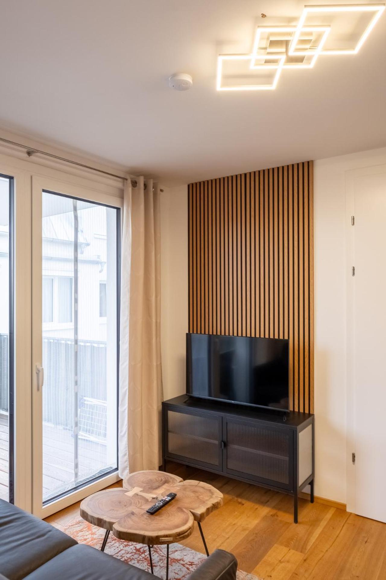 Modern Apartment W/ Cozy Balcony Near City Center Відень Екстер'єр фото